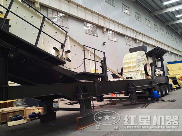 重錘式移動(dòng)碎石機(jī) 重錘式移動(dòng)碎石機(jī)