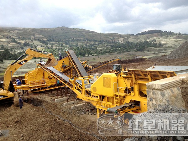 占地小、靈活轉場的輪胎式移動破碎車