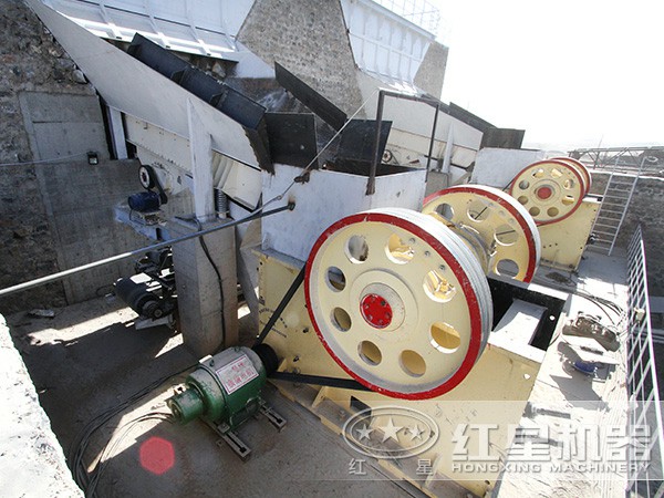 錫礦破碎機工作現場 錫礦破碎機工作現場