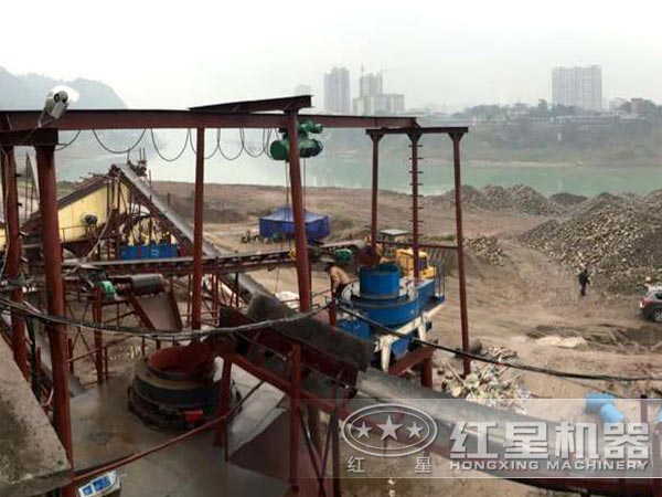 河南鐵礦石沖擊式破碎機工作現(xiàn)場 河南鐵礦石沖擊式破碎機工作現(xiàn)場