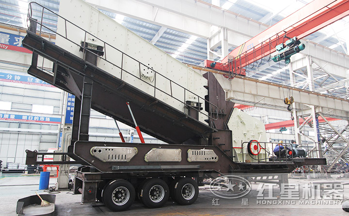 輪胎移動(dòng)式河卵石破碎設(shè)備，中細(xì)碎反擊破+篩分一體機(jī)，效能高節(jié)能、綠色環(huán)保 