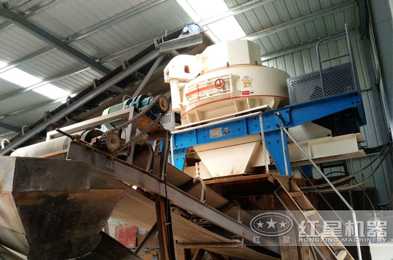 環(huán)保型石子生產(chǎn)線制砂機(jī)現(xiàn)場，運(yùn)行穩(wěn)定，故障率低