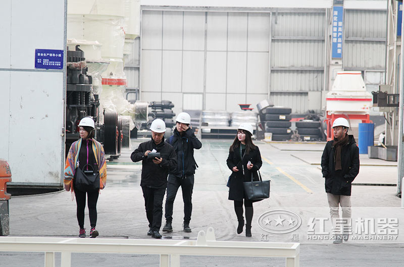 規(guī)模化設(shè)備廠房,提供立式復(fù)合破碎機免費咨詢 規(guī)模化設(shè)備廠房,提供立式復(fù)合破碎機免費咨詢