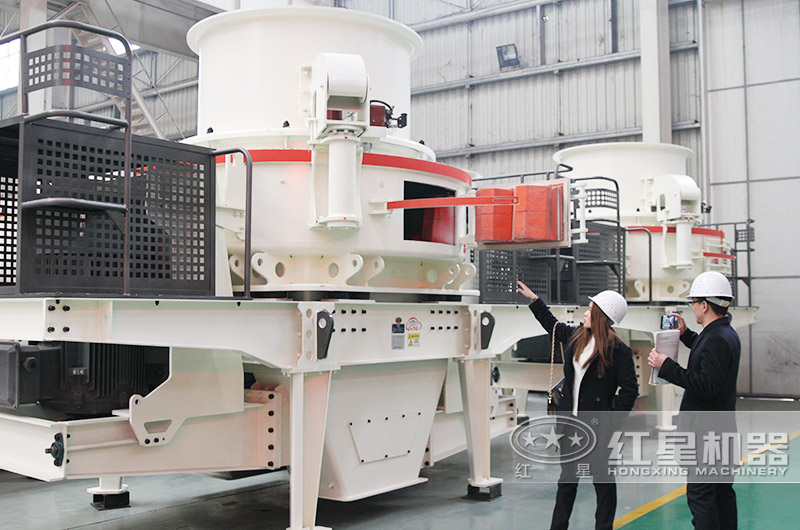 沖擊式制砂機(jī):對(duì)石料進(jìn)行制砂處理,級(jí)配合理 沖擊式制砂機(jī):對(duì)石料進(jìn)行制砂處理,級(jí)配合理