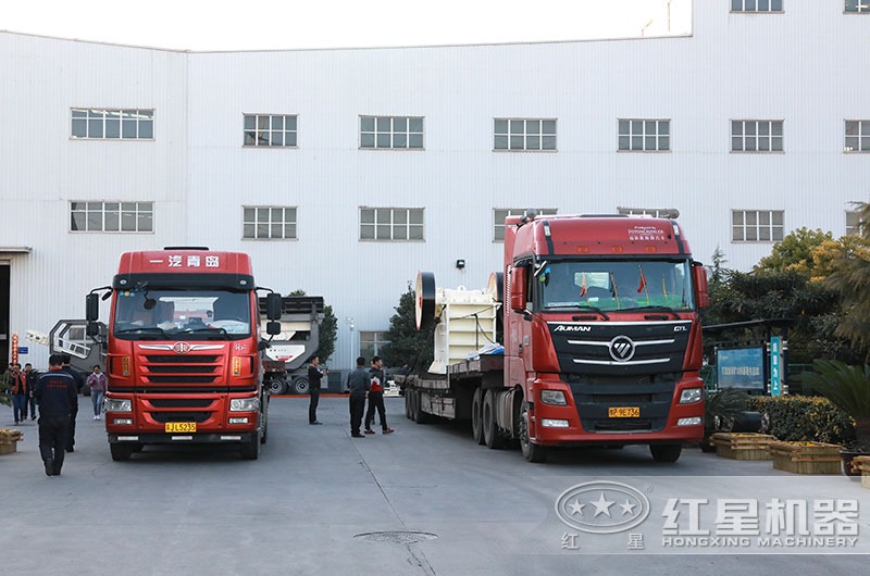 小型粉碎石頭機陸續發貨中 小型粉碎石頭機陸續發貨中