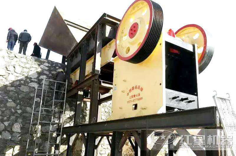 顎式破碎機生產現場 顎式破碎機生產現場