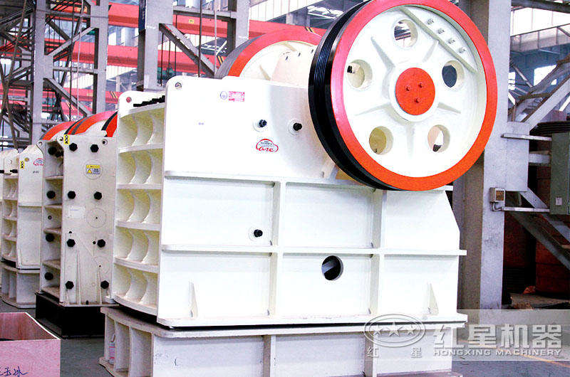 砂石生產線粗碎:鄂式破碎機 砂石生產線粗碎:鄂式破碎機