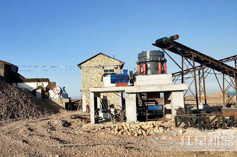 日產(chǎn)1000方砂石生產(chǎn)線作業(yè)現(xiàn)場(chǎng)圖片 日產(chǎn)1000方砂石生產(chǎn)線作業(yè)現(xiàn)場(chǎng)圖片