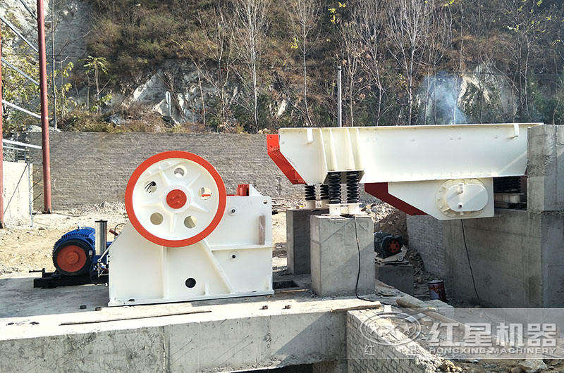 石子生產線_顎式破碎機作業現場 石子生產線_顎式破碎機作業現場