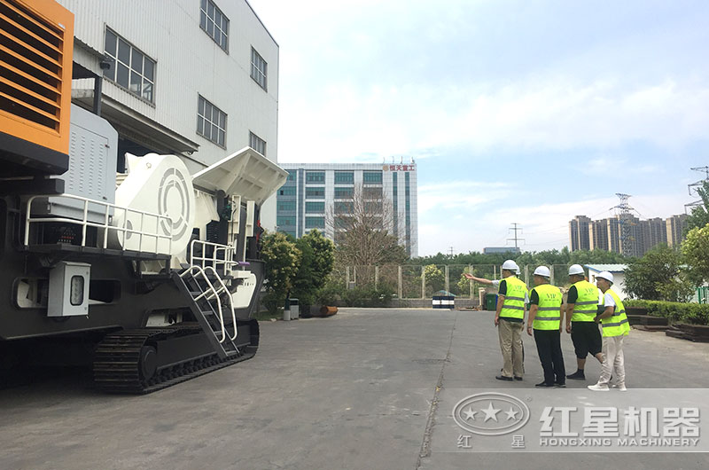 客戶來廠,經(jīng)理陪同參觀考察 客戶來廠,經(jīng)理陪同參觀考察