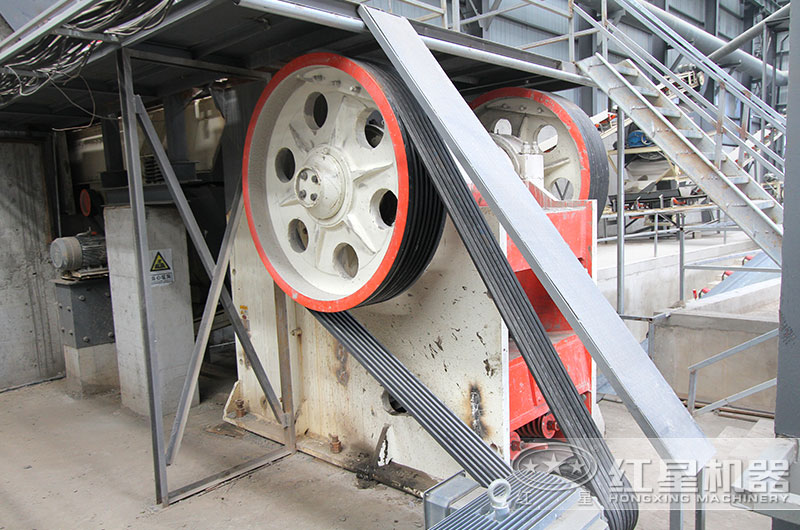 經典二段閉路破碎生產線現場1 經典二段閉路破碎生產線現場1