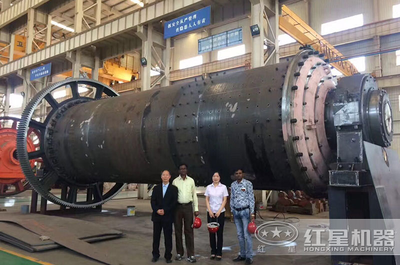 客戶來廠考察球磨機(jī)設(shè)備 客戶來廠考察球磨機(jī)設(shè)備