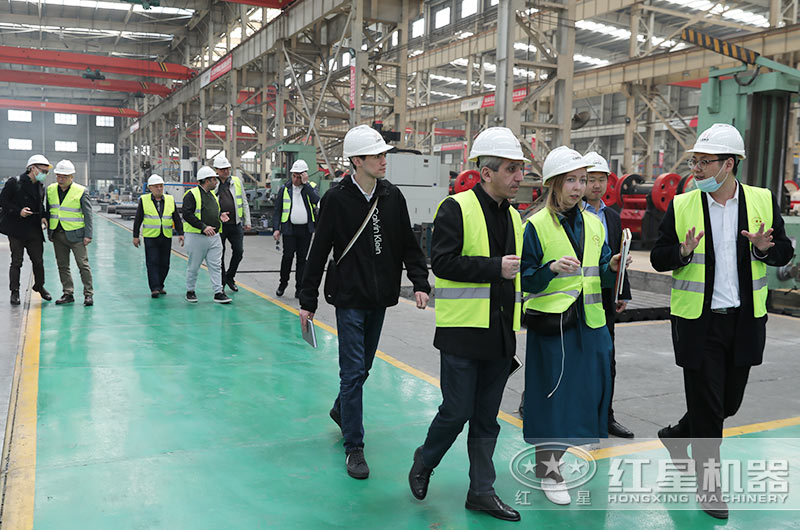 紅星產(chǎn)品經(jīng)理接待來(lái)廠考察客戶 紅星產(chǎn)品經(jīng)理接待來(lái)廠考察客戶