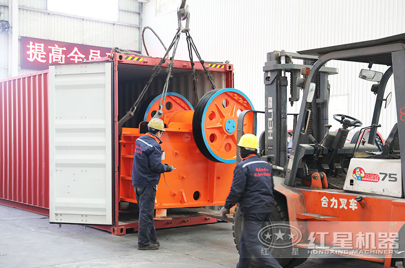 紅星鄂破機裝車發貨現場 紅星鄂破機裝車發貨現場