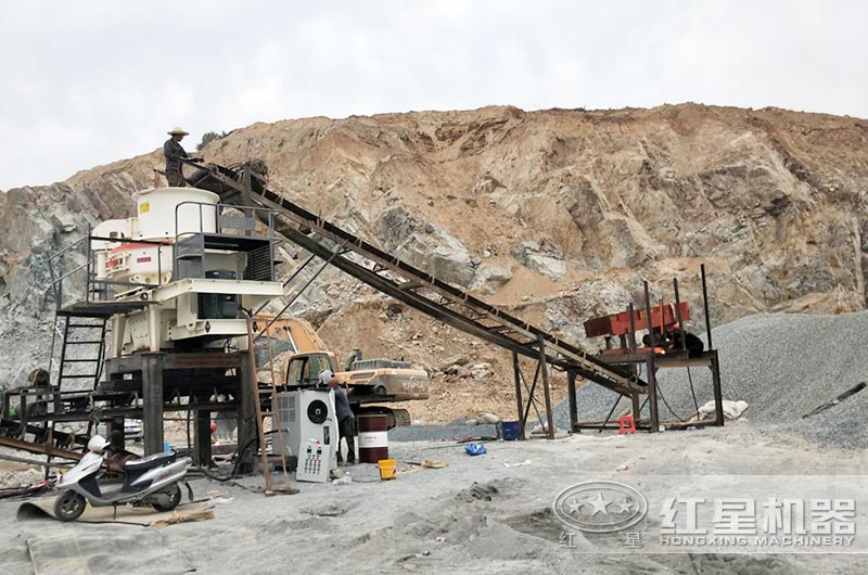 花崗巖制砂加工現(xiàn)場(chǎng) 花崗巖制砂加工現(xiàn)場(chǎng)